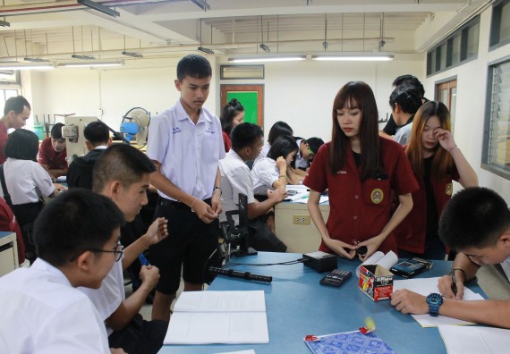 ภาพกิจกรรม คณะวิทยาศาสตร์และเทคโนโลยี จัดค่ายพัฒนาศักยภาพการเรียนรู้ของนักเรียนห้องเรียนพิเศษ