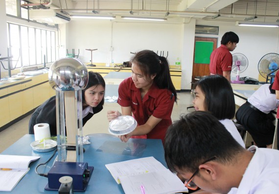 ภาพกิจกรรม คณะวิทยาศาสตร์และเทคโนโลยี จัดค่ายพัฒนาศักยภาพการเรียนรู้ของนักเรียนห้องเรียนพิเศษ