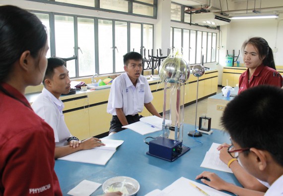 ภาพกิจกรรม คณะวิทยาศาสตร์และเทคโนโลยี จัดค่ายพัฒนาศักยภาพการเรียนรู้ของนักเรียนห้องเรียนพิเศษ