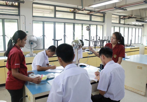 ภาพกิจกรรม คณะวิทยาศาสตร์และเทคโนโลยี จัดค่ายพัฒนาศักยภาพการเรียนรู้ของนักเรียนห้องเรียนพิเศษ