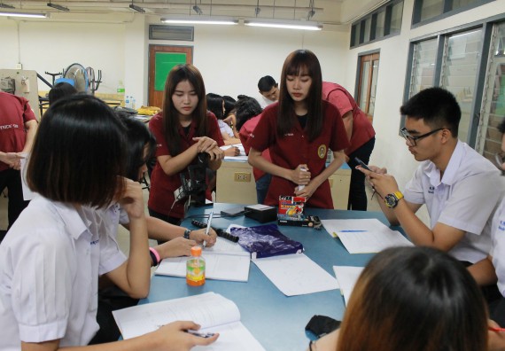 ภาพกิจกรรม คณะวิทยาศาสตร์และเทคโนโลยี จัดค่ายพัฒนาศักยภาพการเรียนรู้ของนักเรียนห้องเรียนพิเศษ