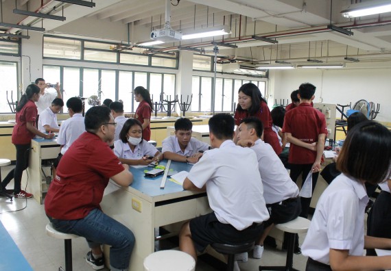 ภาพกิจกรรม คณะวิทยาศาสตร์และเทคโนโลยี จัดค่ายพัฒนาศักยภาพการเรียนรู้ของนักเรียนห้องเรียนพิเศษ