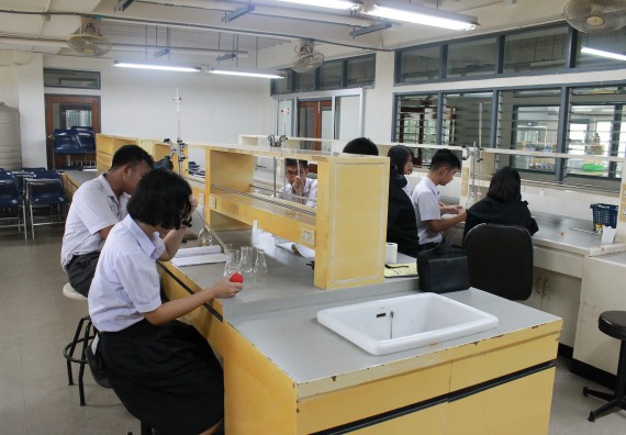 ภาพกิจกรรม คณะวิทยาศาสตร์และเทคโนโลยี จัดค่ายพัฒนาศักยภาพการเรียนรู้ของนักเรียนห้องเรียนพิเศษ