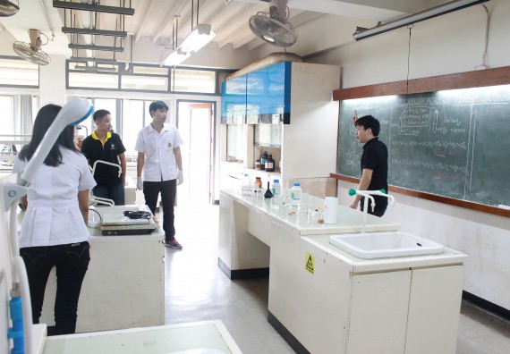 ภาพกิจกรรม คณะวิทยาศาสตร์และเทคโนโลยี จัดค่ายพัฒนาศักยภาพการเรียนรู้ของนักเรียนห้องเรียนพิเศษ