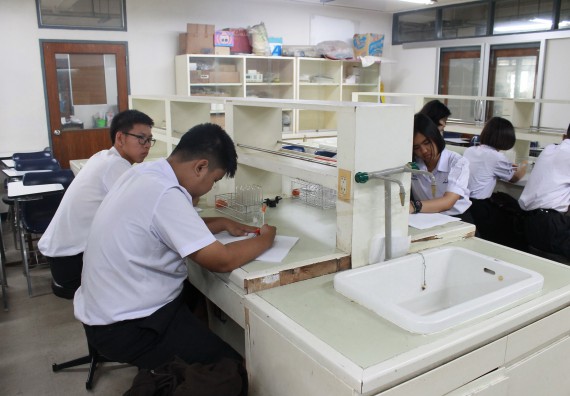 ภาพกิจกรรม คณะวิทยาศาสตร์และเทคโนโลยี จัดค่ายพัฒนาศักยภาพการเรียนรู้ของนักเรียนห้องเรียนพิเศษ