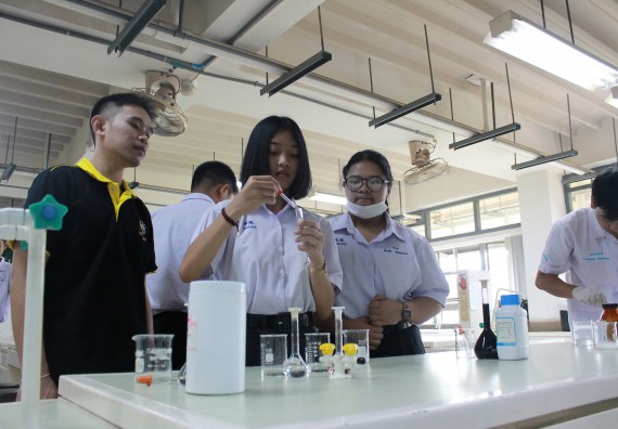 ภาพกิจกรรม คณะวิทยาศาสตร์และเทคโนโลยี จัดค่ายพัฒนาศักยภาพการเรียนรู้ของนักเรียนห้องเรียนพิเศษ