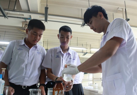 ภาพกิจกรรม คณะวิทยาศาสตร์และเทคโนโลยี จัดค่ายพัฒนาศักยภาพการเรียนรู้ของนักเรียนห้องเรียนพิเศษ