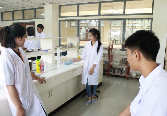 ภาพกิจกรรม คณะวิทยาศาสตร์และเทคโนโลยี จัดค่ายพัฒนาศักยภาพการเรียนรู้ของนักเรียนห้องเรียนพิเศษ