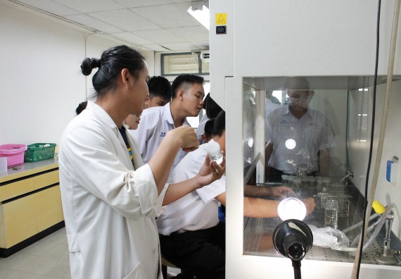 ภาพกิจกรรม คณะวิทยาศาสตร์และเทคโนโลยี จัดค่ายพัฒนาศักยภาพการเรียนรู้ของนักเรียนห้องเรียนพิเศษ