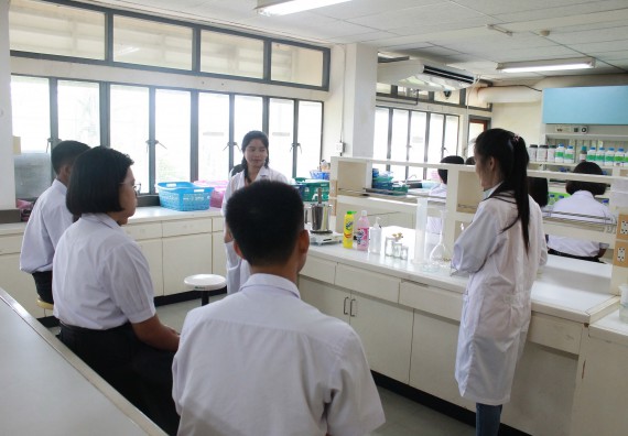 ภาพกิจกรรม คณะวิทยาศาสตร์และเทคโนโลยี จัดค่ายพัฒนาศักยภาพการเรียนรู้ของนักเรียนห้องเรียนพิเศษ