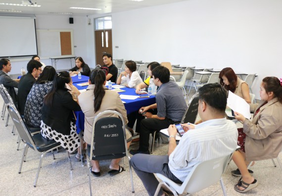 ภาพกิจกรรม คณะวิทยาศาสตร์และเทคโนโลยี จัดประชุม เรื่อง การจัดค่ายวิทยาศาสตร์โรงเรียนสาธิตฯ