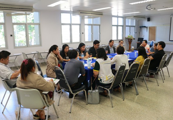 ภาพกิจกรรม คณะวิทยาศาสตร์และเทคโนโลยี จัดประชุม เรื่อง การจัดค่ายวิทยาศาสตร์โรงเรียนสาธิตฯ