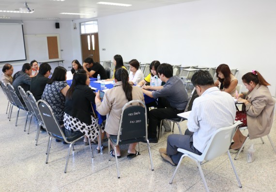 ภาพกิจกรรม คณะวิทยาศาสตร์และเทคโนโลยี จัดประชุม เรื่อง การจัดค่ายวิทยาศาสตร์โรงเรียนสาธิตฯ