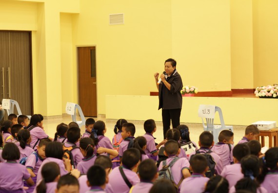 ภาพกิจกรรม คณะวิทยาศาสตร์และเทคโนโลยี จัดค่ายวิทยาศาสตร์โรงเรียนสาธิตฯ