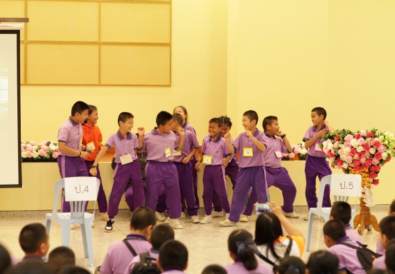 ภาพกิจกรรม คณะวิทยาศาสตร์และเทคโนโลยี จัดค่ายวิทยาศาสตร์โรงเรียนสาธิตฯ