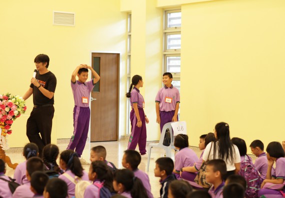 ภาพกิจกรรม คณะวิทยาศาสตร์และเทคโนโลยี จัดค่ายวิทยาศาสตร์โรงเรียนสาธิตฯ