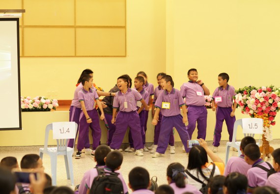 ภาพกิจกรรม คณะวิทยาศาสตร์และเทคโนโลยี จัดค่ายวิทยาศาสตร์โรงเรียนสาธิตฯ