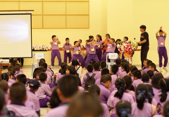 ภาพกิจกรรม คณะวิทยาศาสตร์และเทคโนโลยี จัดค่ายวิทยาศาสตร์โรงเรียนสาธิตฯ