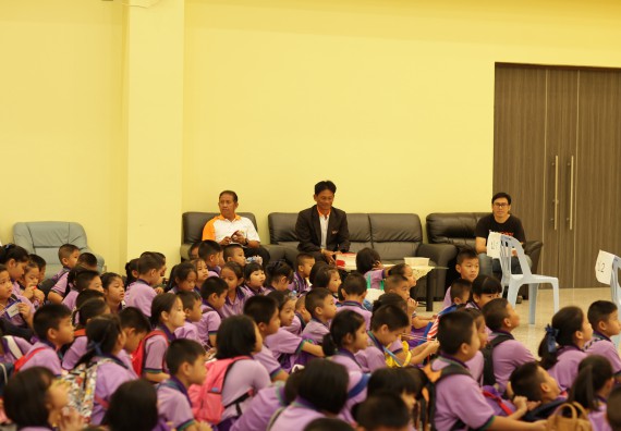 ภาพกิจกรรม คณะวิทยาศาสตร์และเทคโนโลยี จัดค่ายวิทยาศาสตร์โรงเรียนสาธิตฯ