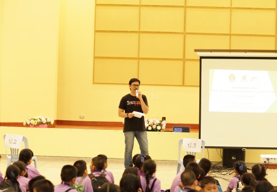 ภาพกิจกรรม คณะวิทยาศาสตร์และเทคโนโลยี จัดค่ายวิทยาศาสตร์โรงเรียนสาธิตฯ