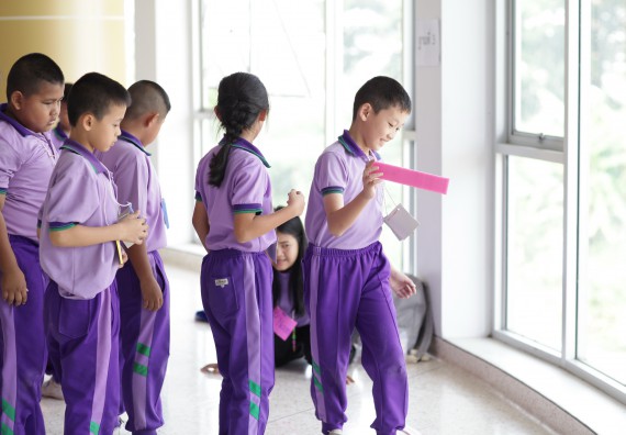 ภาพกิจกรรม คณะวิทยาศาสตร์และเทคโนโลยี จัดค่ายวิทยาศาสตร์โรงเรียนสาธิตฯ