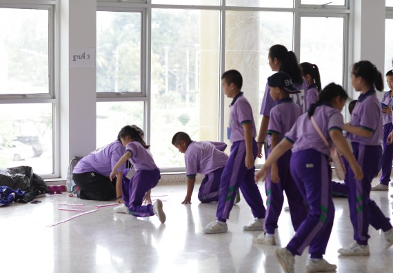 ภาพกิจกรรม คณะวิทยาศาสตร์และเทคโนโลยี จัดค่ายวิทยาศาสตร์โรงเรียนสาธิตฯ