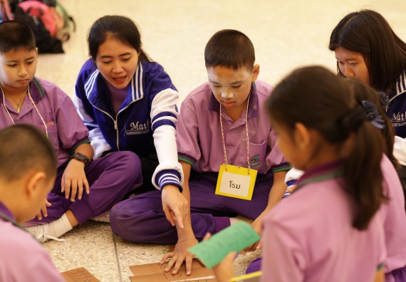 ภาพกิจกรรม คณะวิทยาศาสตร์และเทคโนโลยี จัดค่ายวิทยาศาสตร์โรงเรียนสาธิตฯ