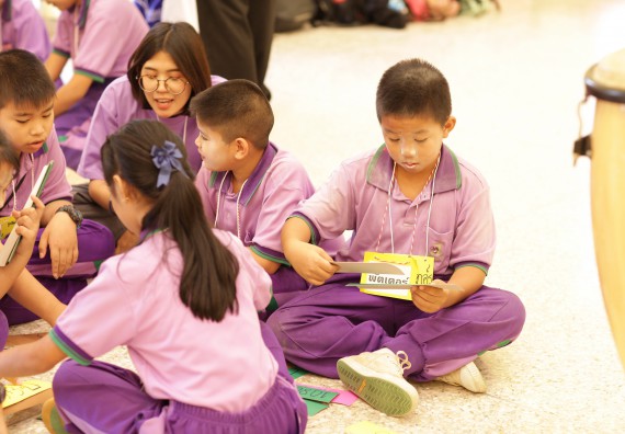 ภาพกิจกรรม คณะวิทยาศาสตร์และเทคโนโลยี จัดค่ายวิทยาศาสตร์โรงเรียนสาธิตฯ