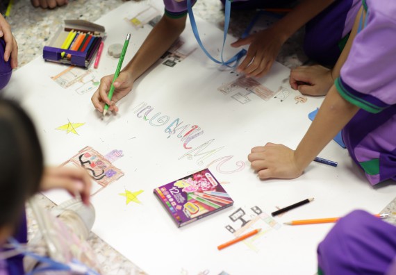 ภาพกิจกรรม คณะวิทยาศาสตร์และเทคโนโลยี จัดค่ายวิทยาศาสตร์โรงเรียนสาธิตฯ