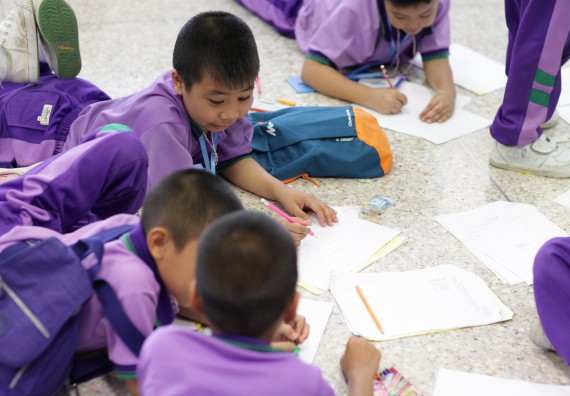 ภาพกิจกรรม คณะวิทยาศาสตร์และเทคโนโลยี จัดค่ายวิทยาศาสตร์โรงเรียนสาธิตฯ