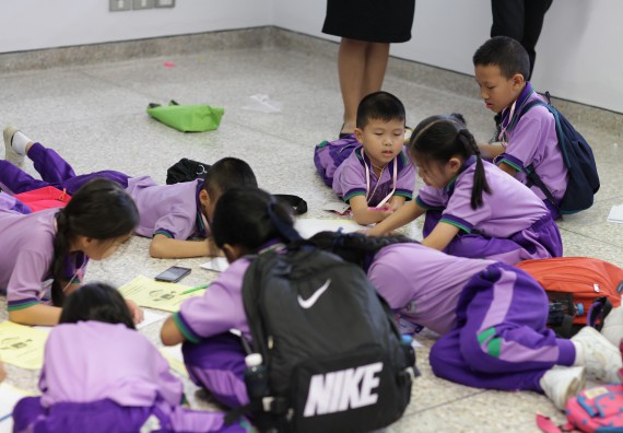 ภาพกิจกรรม คณะวิทยาศาสตร์และเทคโนโลยี จัดค่ายวิทยาศาสตร์โรงเรียนสาธิตฯ