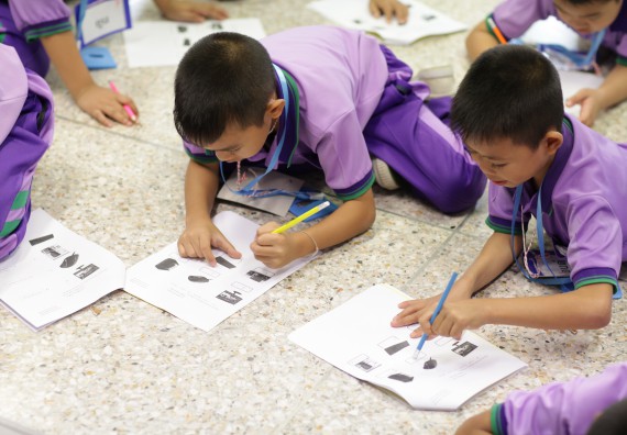 ภาพกิจกรรม คณะวิทยาศาสตร์และเทคโนโลยี จัดค่ายวิทยาศาสตร์โรงเรียนสาธิตฯ