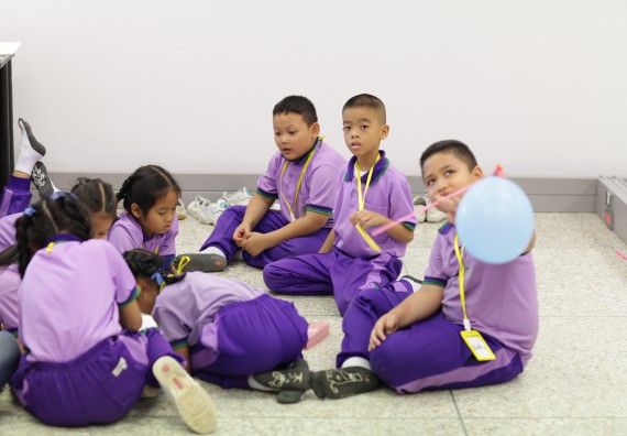 ภาพกิจกรรม คณะวิทยาศาสตร์และเทคโนโลยี จัดค่ายวิทยาศาสตร์โรงเรียนสาธิตฯ