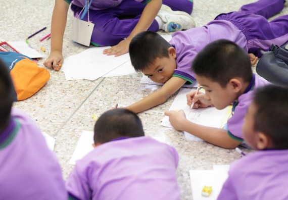 ภาพกิจกรรม คณะวิทยาศาสตร์และเทคโนโลยี จัดค่ายวิทยาศาสตร์โรงเรียนสาธิตฯ