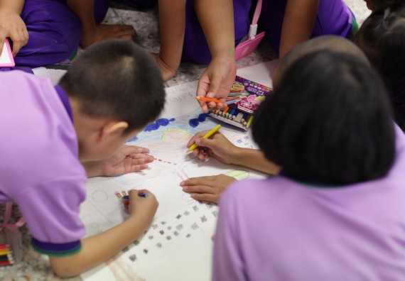ภาพกิจกรรม คณะวิทยาศาสตร์และเทคโนโลยี จัดค่ายวิทยาศาสตร์โรงเรียนสาธิตฯ