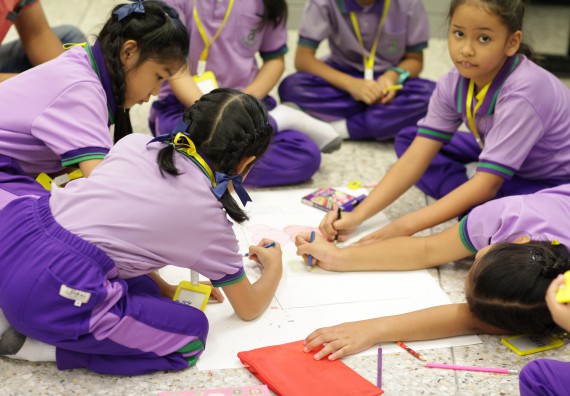 ภาพกิจกรรม คณะวิทยาศาสตร์และเทคโนโลยี จัดค่ายวิทยาศาสตร์โรงเรียนสาธิตฯ