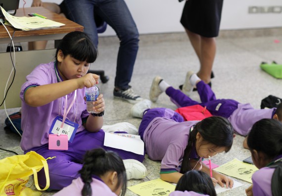 ภาพกิจกรรม คณะวิทยาศาสตร์และเทคโนโลยี จัดค่ายวิทยาศาสตร์โรงเรียนสาธิตฯ