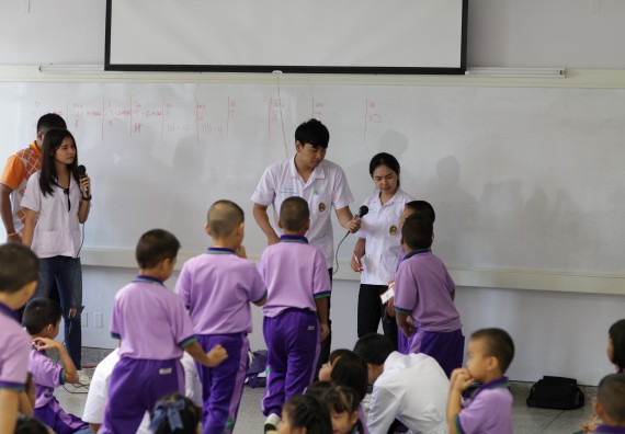 ภาพกิจกรรม คณะวิทยาศาสตร์และเทคโนโลยี จัดค่ายวิทยาศาสตร์โรงเรียนสาธิตฯ