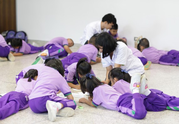 ภาพกิจกรรม คณะวิทยาศาสตร์และเทคโนโลยี จัดค่ายวิทยาศาสตร์โรงเรียนสาธิตฯ