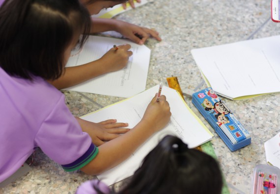 ภาพกิจกรรม คณะวิทยาศาสตร์และเทคโนโลยี จัดค่ายวิทยาศาสตร์โรงเรียนสาธิตฯ