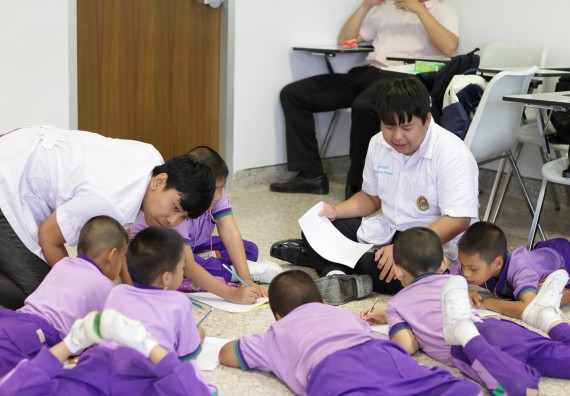 ภาพกิจกรรม คณะวิทยาศาสตร์และเทคโนโลยี จัดค่ายวิทยาศาสตร์โรงเรียนสาธิตฯ