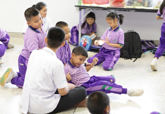 ภาพกิจกรรม คณะวิทยาศาสตร์และเทคโนโลยี จัดค่ายวิทยาศาสตร์โรงเรียนสาธิตฯ