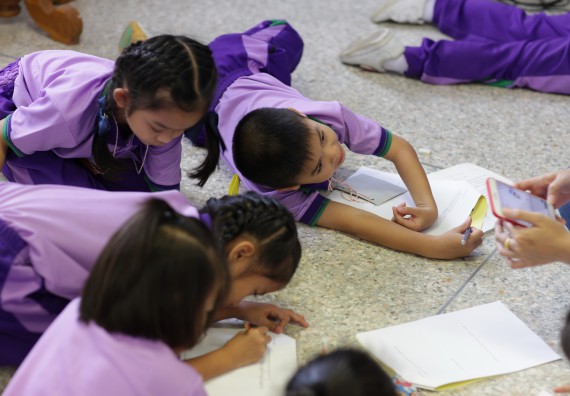 ภาพกิจกรรม คณะวิทยาศาสตร์และเทคโนโลยี จัดค่ายวิทยาศาสตร์โรงเรียนสาธิตฯ