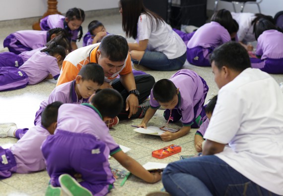 ภาพกิจกรรม คณะวิทยาศาสตร์และเทคโนโลยี จัดค่ายวิทยาศาสตร์โรงเรียนสาธิตฯ