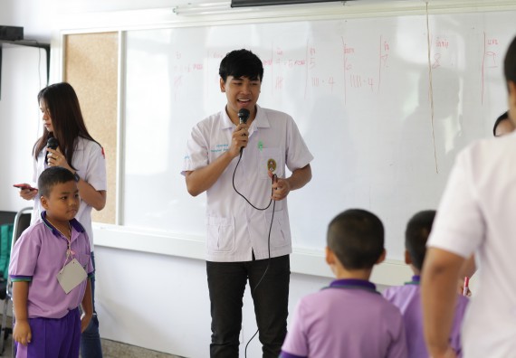 ภาพกิจกรรม คณะวิทยาศาสตร์และเทคโนโลยี จัดค่ายวิทยาศาสตร์โรงเรียนสาธิตฯ