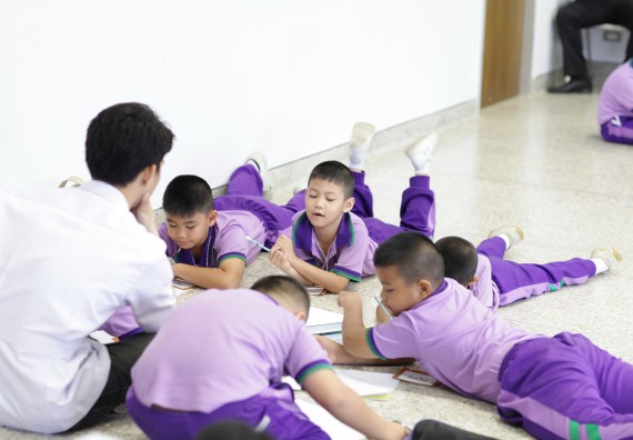 ภาพกิจกรรม คณะวิทยาศาสตร์และเทคโนโลยี จัดค่ายวิทยาศาสตร์โรงเรียนสาธิตฯ