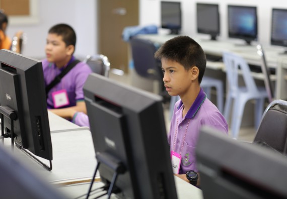 ภาพกิจกรรม คณะวิทยาศาสตร์และเทคโนโลยี จัดค่ายวิทยาศาสตร์โรงเรียนสาธิตฯ