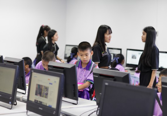 ภาพกิจกรรม คณะวิทยาศาสตร์และเทคโนโลยี จัดค่ายวิทยาศาสตร์โรงเรียนสาธิตฯ