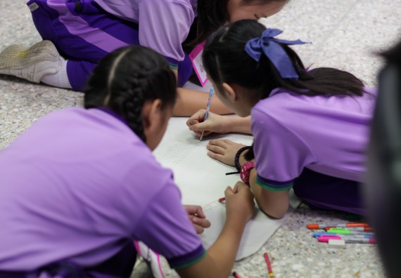 ภาพกิจกรรม คณะวิทยาศาสตร์และเทคโนโลยี จัดค่ายวิทยาศาสตร์โรงเรียนสาธิตฯ