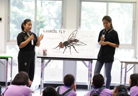 ภาพกิจกรรม คณะวิทยาศาสตร์และเทคโนโลยี จัดค่ายวิทยาศาสตร์โรงเรียนสาธิตฯ